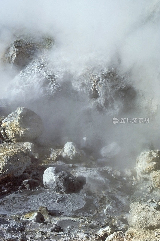 滚烫的温泉，Bumpass Hell，拉森火山国家公园，加州